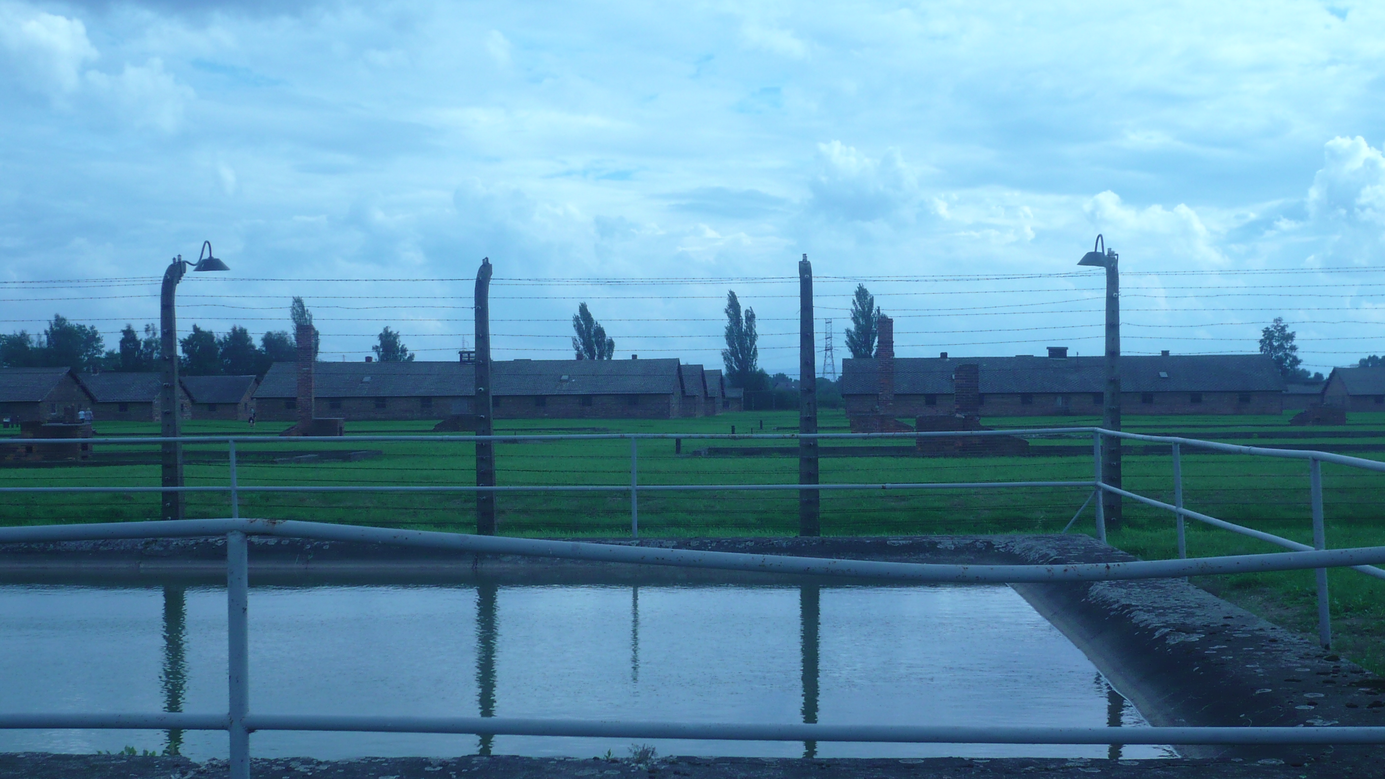 Osvětim- Birkenau - Ostnatý drát